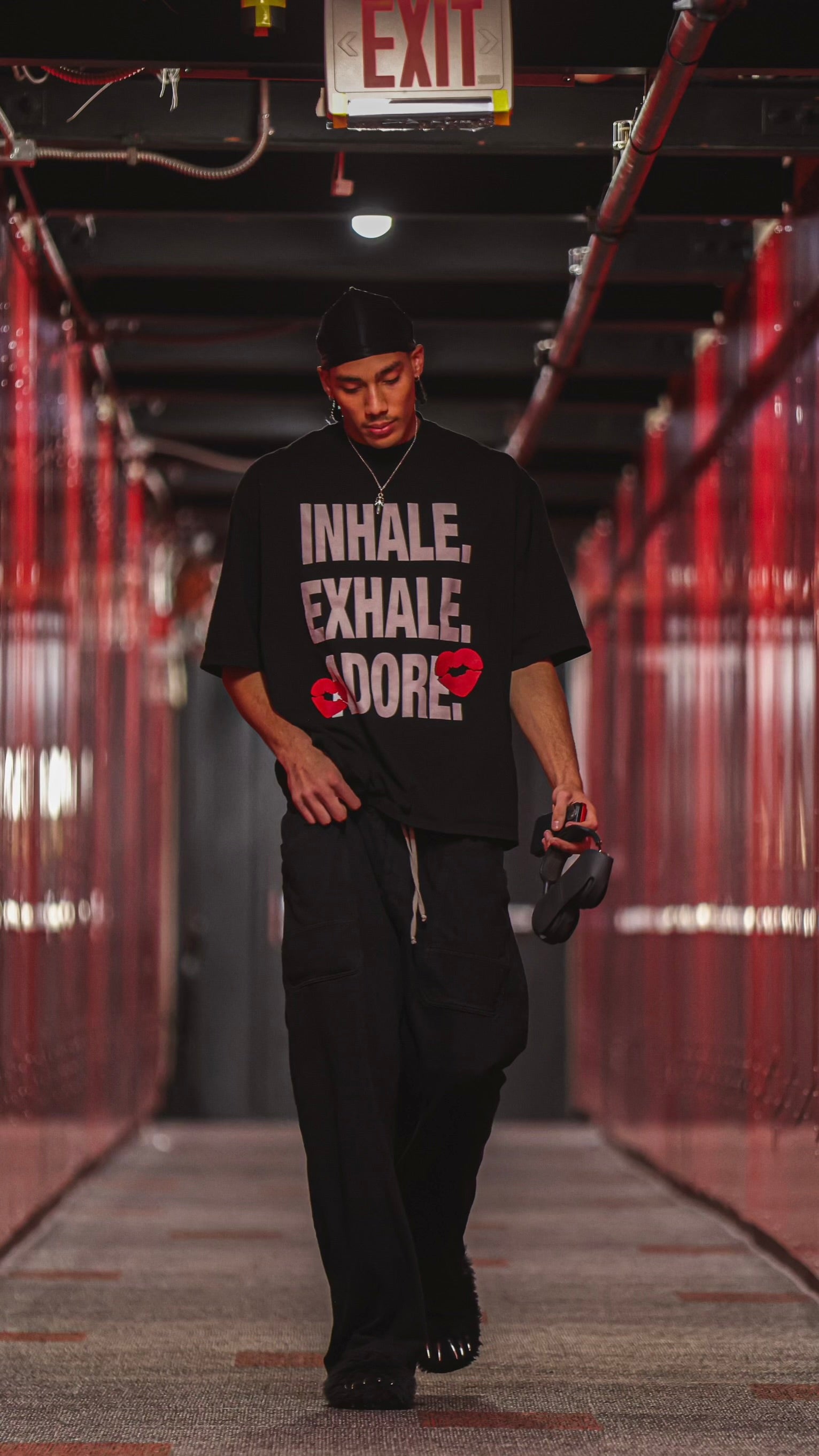 BREATHE ADORE TEE