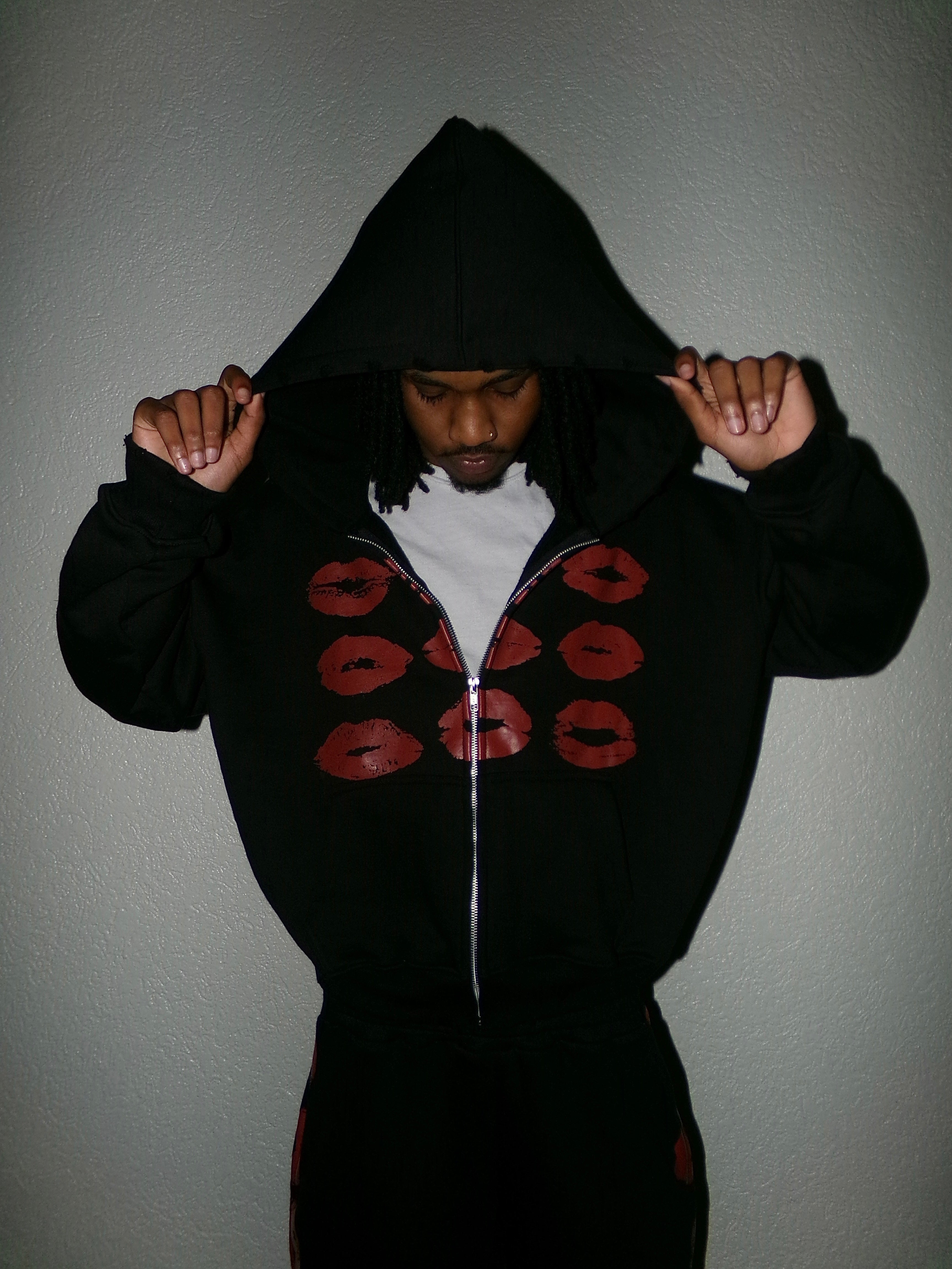 KISSED ZIP-UP