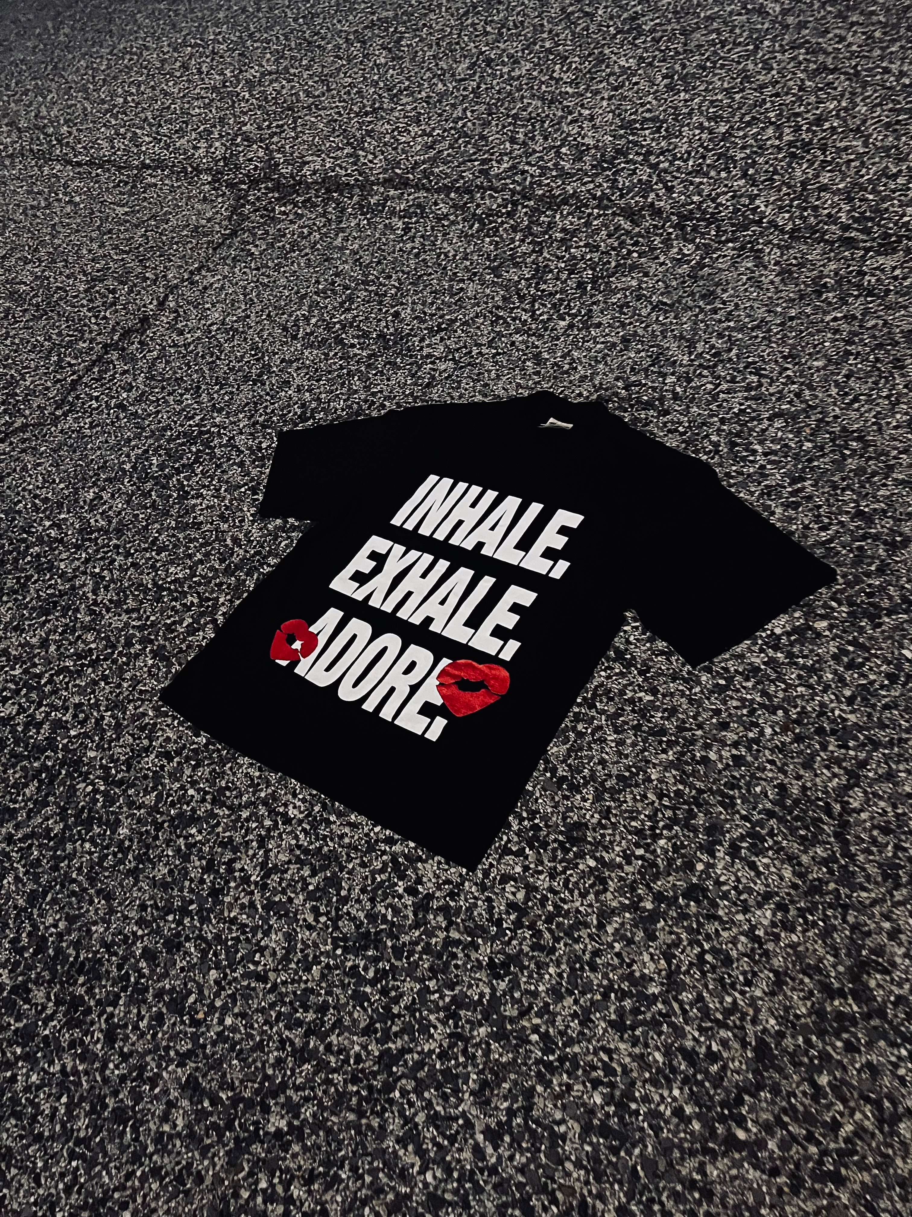 BREATHE ADORE TEE