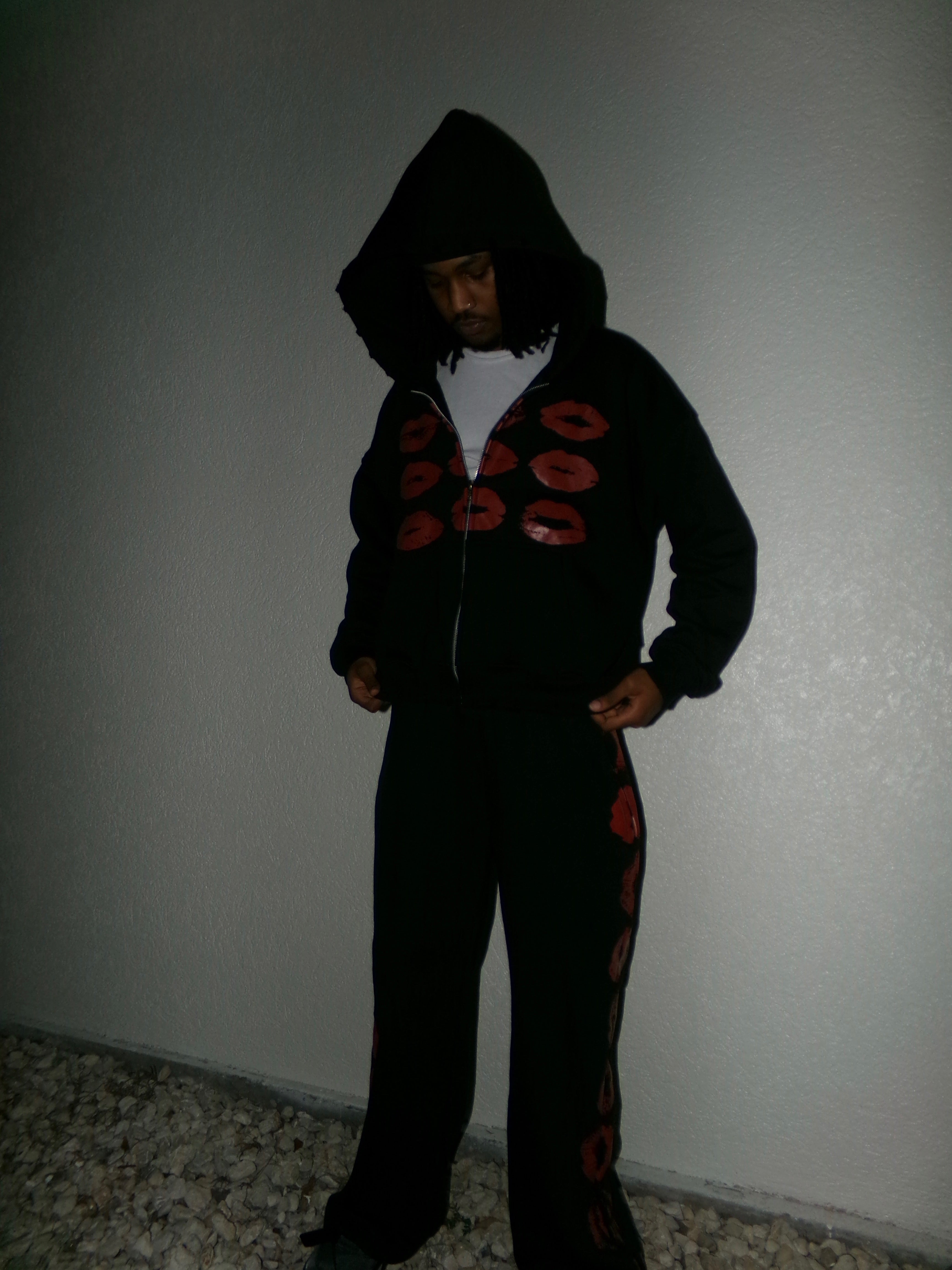 KISSED ZIP-UP